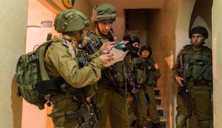 الاحتلال يعتقل 17 مواطنا من الضفة الغربية