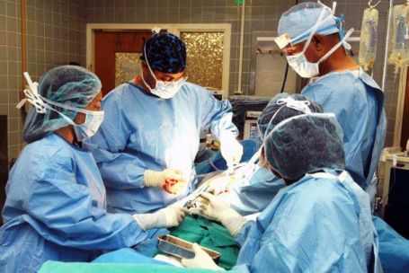 الصحة تعلن عن بدء إجراء عمليات القلب في غزة