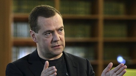 مدفيديف: قناة السويس الجديدة ستزيد حجم التجارة البحرية