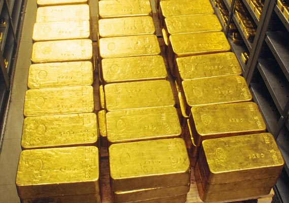 الذهب والفضة عند أدنى مستوى في 4 سنوات