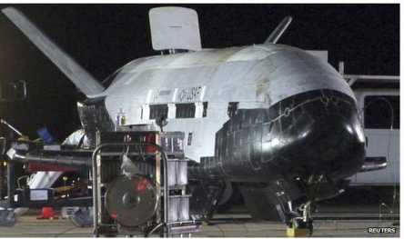 طائرة الفضاء الأمريكية الغامضة تهبط في كاليفورنيا