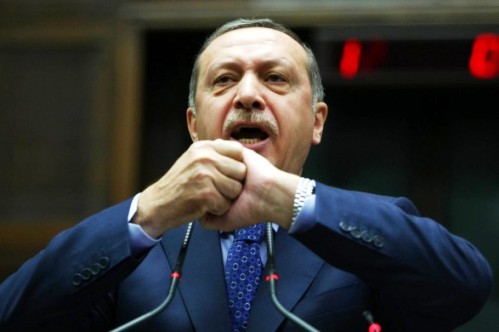 أردوغان يؤدي اليمين رئيساً لتركيا ويكلف أوغلو برئاسة الوزراء
