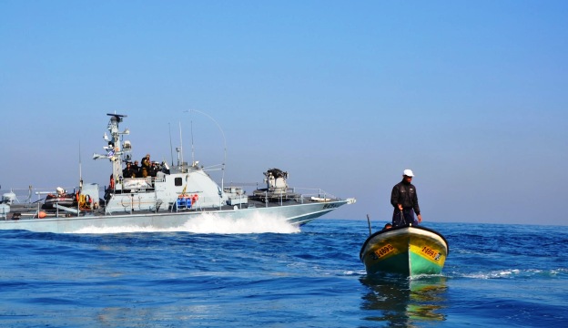 محدث| بحرية الاحتلال تعتقل صيادين وتصادر مراكبهم شمال بحر غزة