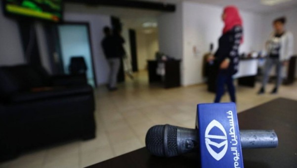 مدى: قتل طالب إعلام وإغلاق مكتب فلسطين اليوم وترانس ميديا أخطر انتهاكات مارس