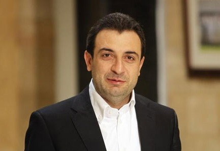 وزير الصحة اللبناني يبحث أزمة الأونروا مع وفد فلسطيني