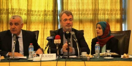 غزة.. لجان اللاجئين تجتمع بمدير عمليات الأونروا 