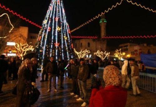 الفلسطينيون يشاركون في احتفالات عيد الميلاد في مدينة بيت لحم 