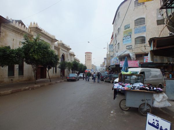أصحاب البسطات التجارية يعتصمون في البيرة