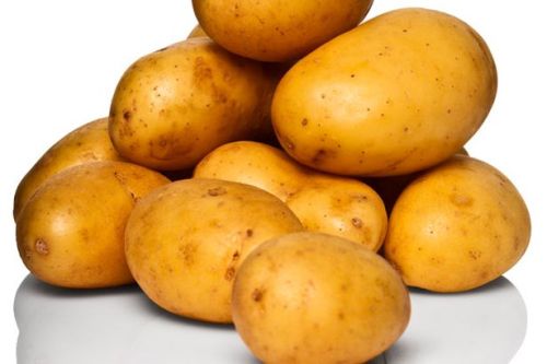 البطاطا للتخلص من البقع الجلدية الداكنة