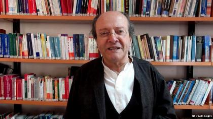 الروائي المغربي محمد برادة في افتتاح معرض فلسطين للكتاب