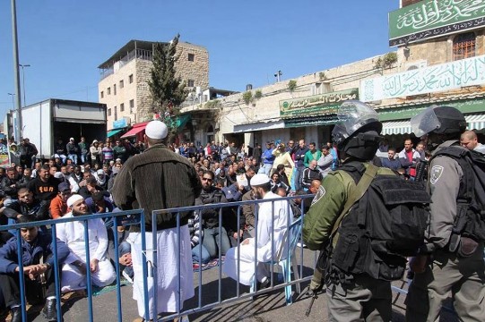 الاحتلال يواصل منع الغزيين من أداء صلاة الجمعة بالأقصى