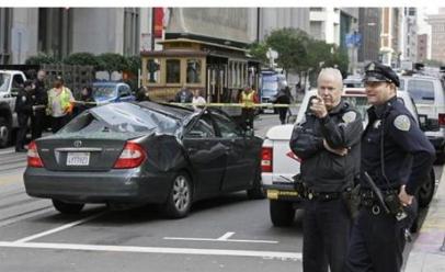 نجا رغم سقوطه من الطابق الـ11 فوق سيارة