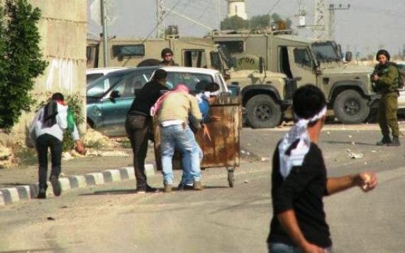 15 إصابة بالاختناق عقب قمع مسيرة جنوب طوباس