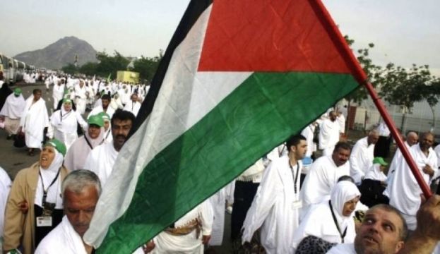الاحتلال يمنع أسيراً محرراً من السفر للديار الحجازية