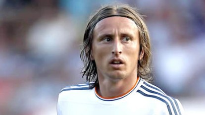 ابتعاد الكرواتي مودريتش عن ريال مدريد بسبب الإصابة حتى نهاية العام