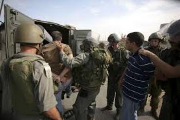 الاحتلال يعتقل 5 فلسطينيين في الضفة الغربية 