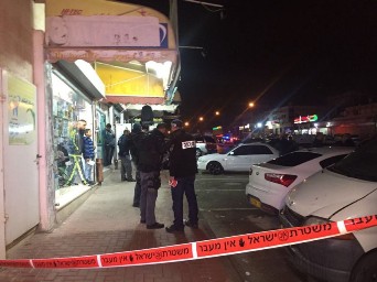 الاحتلال يواصل بحثه عن منفذ عملية رهط