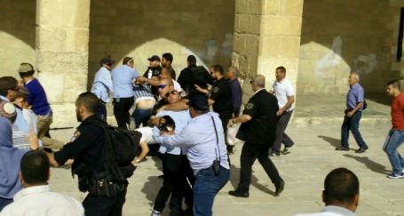 القدس.. الاحتلال يصعد ملاحقته ضد حراس الأقصى
