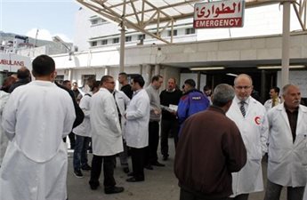 وقفة احتجاجية بالضفة الغربية ضد التدخل في شؤون الأطباء