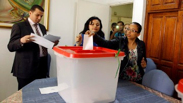 السيسي يتغلب على صباحي بنتائج انتخابات المقيمين بالخارج