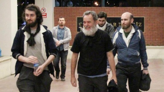 الصحفيون الأربعة المطلق سراحهم يصلون إلى فرنسا