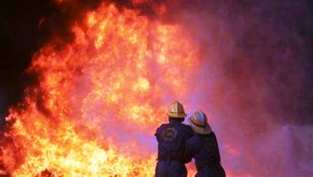 وفاة طفلين في حريق بغزة