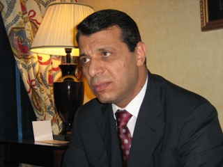 دحلان يؤجل مؤتمرا فتحويا في القاهرة