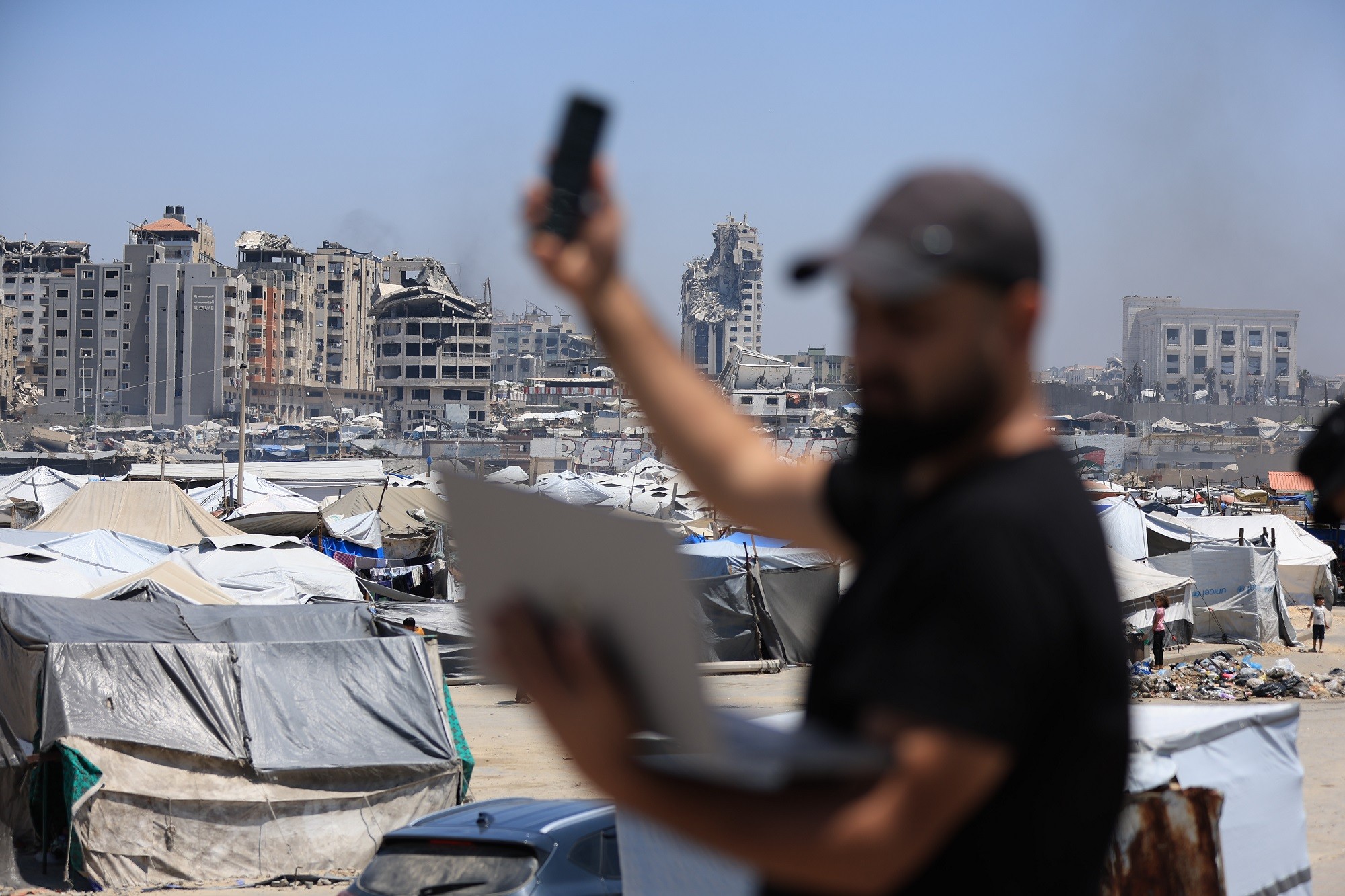 انقطاع الاتصالات والانترنت.jpg-33f18eb6-7c93-4622-8390-dbfce9b696c7.jpg