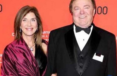 رجل أعمال أمريكي يدفع مليار دولار لطليقته لإتمام الطلاق