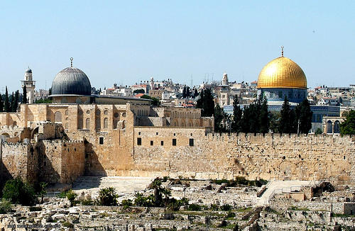 فتح إقليم القدس تحذر من انهيار وشيك يتهدد الأقصى ومحيطه