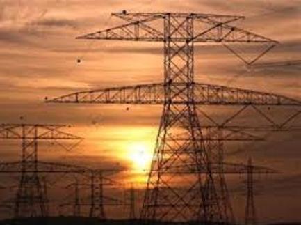 السلطة تخفض أسعار الكهرباء في غزة والضفة مطلع الشهر الجاري