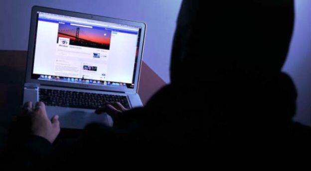 الاحتلال يعتقل مقدسيا بتهمة 