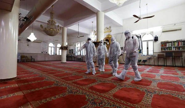 127-162518-kuwait-begins-sterilizing-mosques-prayer_700x400.jpg