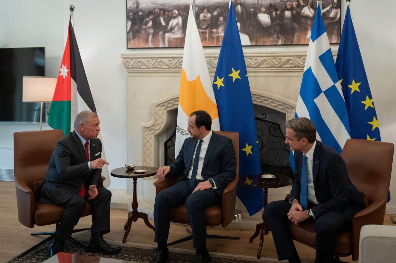 القمة الثلاثية.jpeg-0c4da981-fec1-4f53-8197-357a3b28817f.jpeg