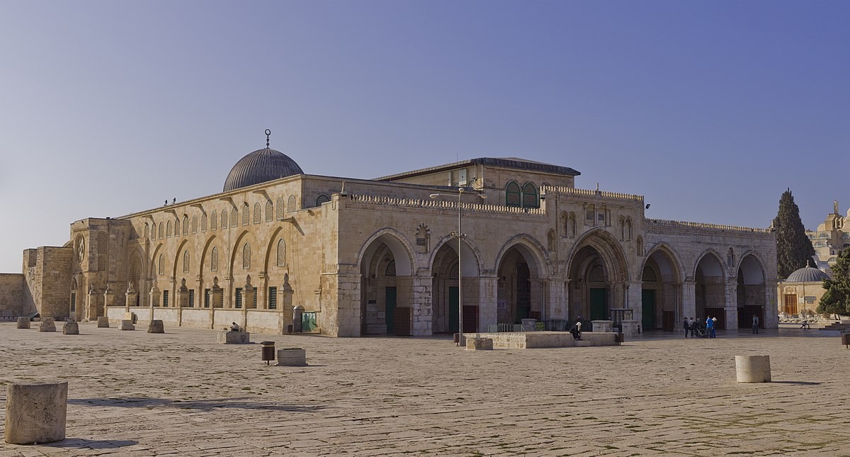 1200px-Palestine-2013-Jerusalem-Temple_Mount-Al-Aqsa_Mosque_(NE_exposure).jpg