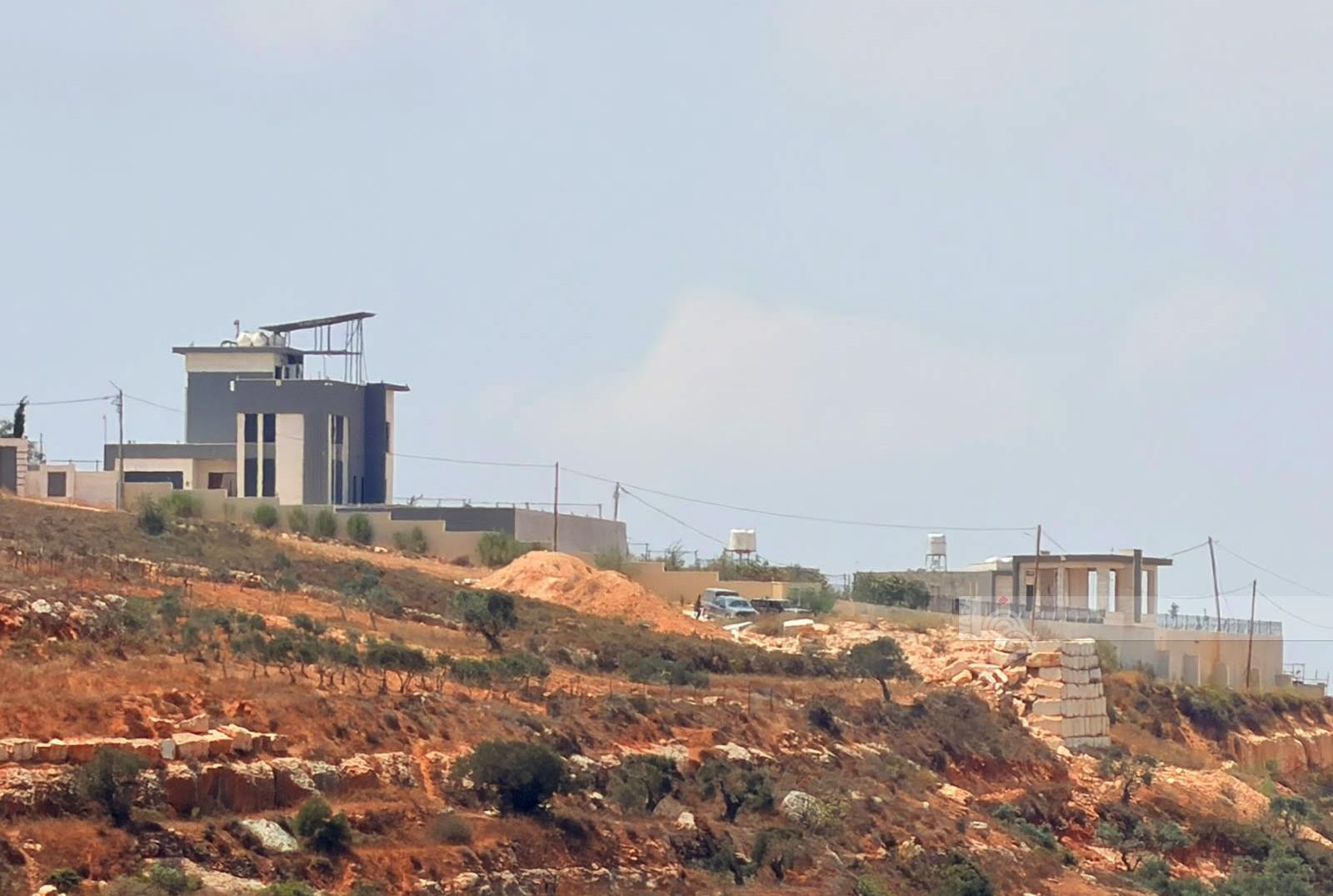 المنزل المحاصر في قصرة.jpg-cee7088e-f921-4519-8252-7b40dfe85ee0.jpg